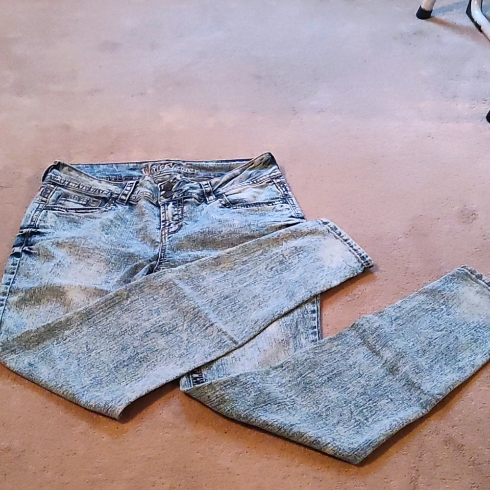 Wallflower Skinny Acid Wash